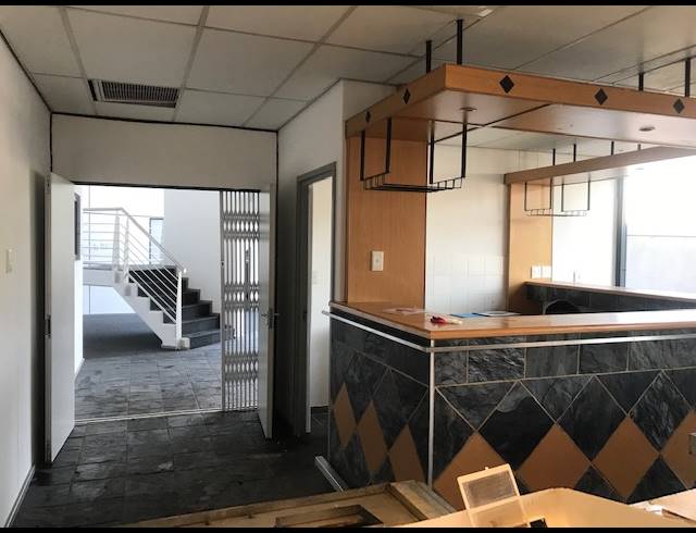 645M² OFFICE TO LET IN SPRINGFIELD